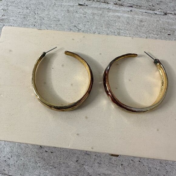 Vintage Kenneth Lane Hammered Metal Hoop Earring - Picture 2 of 8